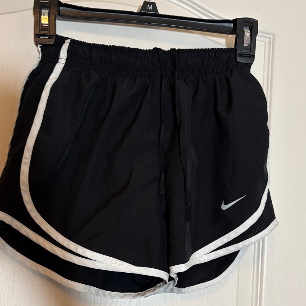 Nike dry fit shorts sz XS. Excellent condition.